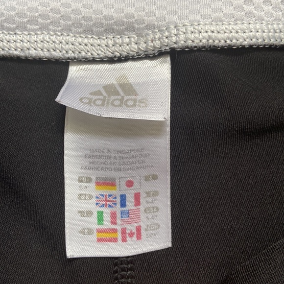 Adidas’s and Rex Yoga Biking Running Sorts Size Small - Picture 3 of 6